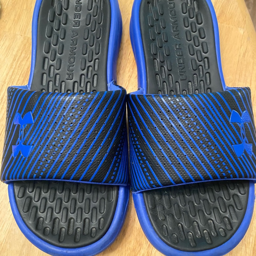 Under Armour men’s slip on shoes